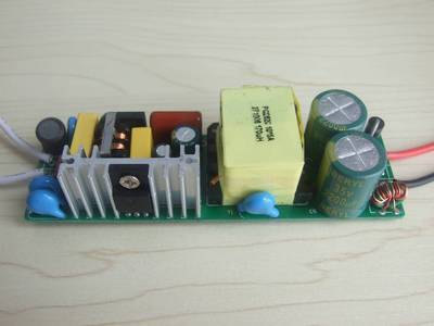 卓越驅(qū)動，點亮未來 深圳市博容興電子50W內(nèi)置LED恒流電源測評